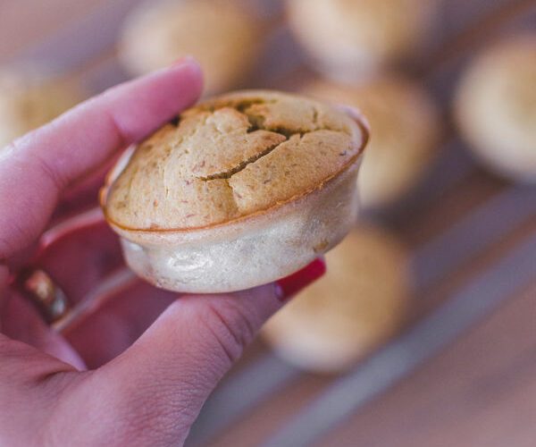 Мафини за бебе со јаболко и морков | Мафини за бебе со јаболко и морков