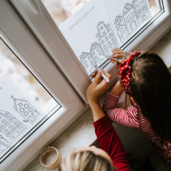 Новогодишна декорација: Цртање божиќни куќички…